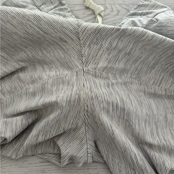 Lululemon On The Fly Crop 23" - Picture 9 of 11